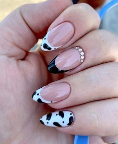 Trendy Nail Art Designs 2024 Summer, French Tip Cow Print Nails, Summery Nails 2024, Summer Nails 2024 Trends Almond Simple, Country Acrylic Nails, Cowboy Nails, Western Nails, Spring Designs, Country Nails