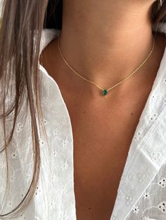 Teardrop Emerald Necklace, Pear Diamond Necklace, Silver 925 choker Necklace, Green CZ Charm Pendant Necklace, Perfect Gift for Her The perfect layering piece or minimalist necklace. This necklace is perfect to wear as everyday jewelry and combined layered with other necklaces. Hypoallergenic, lightweight and minimalist. ► FEATURES: * Sterling silver 925 Teardrop Necklace * Rose Gold / Gold over Sterling Silver 925 * cubic zirconia Green pear ► MEASUREMENT : Chain length: 13" / 33 cm  Stone size Solitaire Necklaces, Emerald Necklace, Charm Pendant Necklace, Cz Pendant, Teardrop Necklace, Pear Diamond, Rose Gold Necklace, Minimalist Necklace, Perfect Gift For Her