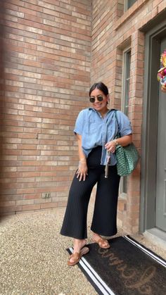 liannaybarra on LTK Wardrobe Change, Outfit Hacks, Student Tips, Fashion Modest, College Outfit, Boho Summer Outfits, Nursing Student