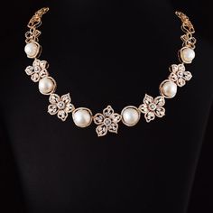 Indian Diamond Necklace, Vummidi Bangaru Jewellers, Diamond Necklace Indian, Diamond Jewelry Set, Pearl Necklace Designs, Diamond Necklace Designs, Pearl And Diamond Necklace, Antique Jewelry Indian