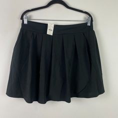 J. Crew Pleated Active Skort Womens Large Black Pull On Bq154 Please See Last Photos For Measurements. -Orders Are Shipped Out 7 Days Per Week. -All Items Are Stored In A Smoke Free Environment. -Please Feel Free To Ask Any Questions You May Have. Black Short Skort For Work, Casual Skort With Pockets For Night Out, Casual Pleated Shorts For Night Out, Black Skort With Short Inseam For Work, Black Short Length Skort For Day Out, Black Spring Skort With Pockets, Spring Black Skort With Pockets, Black Short Skort For Spring, Casual Skort For Date Night