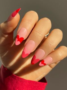 Red stacked heart-shaped French tip nail design Heart Nail Designs, Valentine Nails, Makijaż Smokey Eye, Funky Nails, Pretty Acrylic Nails