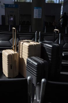 29 Large Check-In Roller Black Front Carry On Size, Baggage Claim, Luggage Suitcase, Extra Rooms, Luggage Sets, Easy To Love, Check In