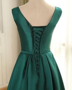 Prom Dresses Long Green, Vestidos Color Verde, Short Strapless Prom Dresses, Satin Long Prom Dress, Prom Dress With Lace, Teen Dresses, Tiered Prom Dress, Champagne Prom Dress, Hair Green Eyes