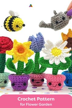 crochet pattern for flower garden with bees and flowers in the center, including one bee