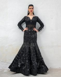 Designer Black Wedding Lehenga for Indian Bridal Wear Black Wedding Lehenga, Lehenga Black, Gown Lehenga, Indian Maternity, Raw Silk Blouse, Maternity Wedding, Detailed Dress, Black Indians, Black Attire