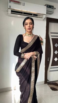 Saree From Scratch Ideas, Lace Blouses For Saree, Black Lace Saree, Dark Saree, Black Blouse Designs For Saree, Black Blouse Design, Velvet Blouse Designs Indian, Black Velvet Blouse Design