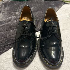 Nwot Dr. Martens Patent Black Shoes. Size 9. Tie. Black Low-top Oxfords With Leather Footbed, Black Oxfords With Pointed Toe And Leather Footbed, Black Oxfords With Branded Insole For Fall, Black Round Toe Oxfords In Medium Width, Black Round Toe Oxfords Medium Width, Black Oxfords With Round Toe Medium Width, Black Oxfords With Round Toe And Medium Width, Black Oxfords With Medium Width And Round Toe, Black Low-top Workwear Boots