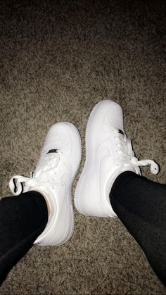 Shoes Pic With Boyfriend, Phone On Shoes Selfie, Adidas Shoes Snapchat Story, White Air Force Aesthetic, Nike Shoes Snapchat Stories, Thrasher Outfit, Shoe Selfie, Nike Fashion Shoes