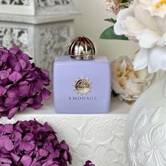 Lilac Love by Amouage is a fragrance for women. Lilac Love was launched in 2016. Lilac Love was created by Nathalie Lorson and Elise Benat. Top notes are Heliotrope, Lilac, Gardenia, Jasmine, Peony and Rose; middle notes are Cacao, Tonka Bean and Orris; base notes are Vanilla, Sandalwood and Patchouli.
#nicheperfume #nichefragrance #niche #lilac #smellinggood #smellgoodallday #perfume #fragancias #fragrancelover #fragranceaddict Spring Perfume, Gifts For Aunt, Niche Perfume, Spring Beauty, Fragrance For Women, Perfume Brands, Gifts For Sister