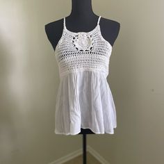 Sim & Sam Crochet Top Size Medium Bust. 16” Fitted Crochet Top For Summer Day Out, Fitted Crochet Lace Top For Summer, White Lace Crochet Top For Summer, Summer White Lace Crochet Top, Casual White Crochet Lace Tank Top, White Crochet Tank Top For Spring, White Crochet Lace Tank Top For Summer, White Crochet Lace Tank Top For Spring, White Stretch Crochet Top For Spring