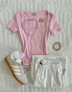 #outfitoftheday #ootd #outfits #comfy #fall #summer Cutesy Outfit, Trendy Outfit Inspo, Lazy Outfits, Cute Preppy Outfits, School Fits, Simple Trendy Outfits