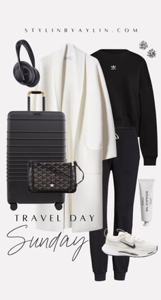 Comfortable Travel Outfit, Airplane Outfits, Travel Looks, Outfits Of The Week, Airport Fits, Airport Outfits, Outfit For Travel, Airport Travel, Travel Wear