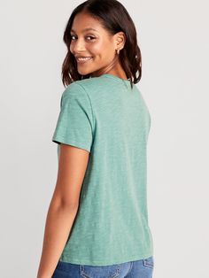 crew neck rib knit short sleeves relaxed fit hits below waist models wear sizes S (size 4), L (size 12), and XL (size 18) Jack White, Jack Black, Knitted Tshirt, Knit Shorts, Petite Size, Neck T Shirt, Rib Knit, Old Navy, Short Sleeves