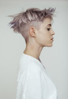 Pixie Cut Undercut, Ways To Grow Hair, Buzzed Hair Women, Short Punk Hair, Punk Hair, Haircut And Color