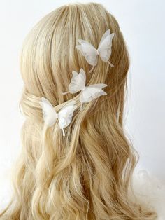 Add a touch of whimsy to your look with these delicate "Flower Girl" silk organza butterfly hairpins. The set includes three butterfly hair clips that are perfect for any spring or summer wedding, adding a romantic and dreamy touch to your hairstyle. Made of high-quality silk and organza materials, these butterfly bridal hairpins are a unique and eye-catching accessory that will make you feel like a true fairy tale princess. Each butterfly hair clip is carefully handcrafted with attention to det Organza Butterfly, Butterfly Hair Accessories, Silk Butterfly, Butterfly Hair Clips, Cute Gifts For Her, Butterfly Wedding, Hair Adornments, Butterfly Hair Clip