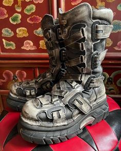 Industrial Aesthetic Fashion, New Rock Shoes Aesthetic, Apocalypse Shoes, New Rock Outfit, Wasteland Fashion, New Rock Shoes, New Rocks, Grunge Boots, New Rock Boots