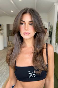 Soft Honey Brown Hair, Brown Hair Gloss, Shiny Brunette Hair, Kendall Jenner Hair Color, Latte Brown Hair, Teddy Bear Brown Hair Color, Shiny Brown Hair, Natural Makeup Styles, No Make Up Make Up Look