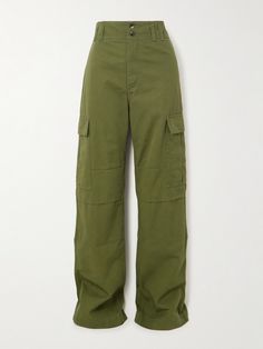 There's a distinct utilitarian theme throughout SAINT LAURENT's Spring '24 collection, and these cargo pants are the perfect way to channel the trend. They're made from army-green cotton-twill and have straight, paneled legs with sizable pockets. The high waist complements so many tops. Cargo Pants Outfit, Italy Outfits, Green Cargo Pants, Green Cargo, Spring Fashion Trends, Green Pants, Sports Suit, Pants Straight, The Trend