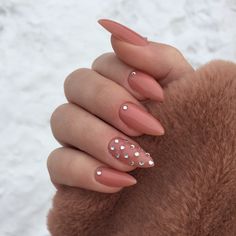 Fall Nails With Rhinestones Simple, Neutral Rhinestone Nails, Neutral Nails With Jewels, Nail Design With Jewels, Nails Stones Rhinestones, Diamond Nail Designs Rhinestones Simple, Nail Diamond Design Rhinestones, Single Rhinestone Nails, Neutral Gem Nails