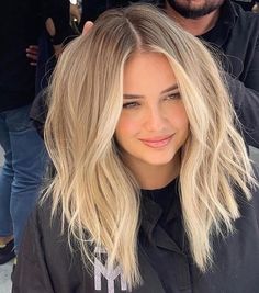 Cool Blonde Hair Color, Teen Hair Colors, Honey Blonde Hair Color Ideas, Hair Color Inspiration, Copper Blonde Hair, Warm Blonde Hair, Warm Hair Color, Honey Blonde Hair Color