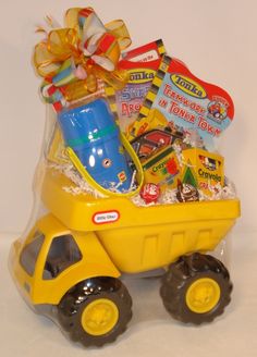 created by whatsoeverthings.net Toddler Boy Easter, Kids Gift Baskets, Anna Birthday, Kids Favors, Gift Jar, Kids Easter Basket, Baby Gift Hampers