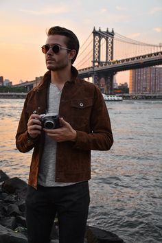 that jacket // menswear, mens style, fashion, denim, brown, sunglasses, street style, nyc, brooklyn, new york, hair cut, hair style, haircut Jacket Outfits For Men, Suede Jacket Outfit, Adam Gallagher, Trucker Jacket Men, Suede Jacket Men, An Old Soul, Outfits For Men, Hipster Man, Men Suede