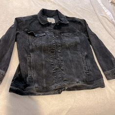 Nwt Hollister Black Jean Jacket. Size L. Oversized Fit. Washed Black Button-up Outerwear With Pockets, Oversized Washed Black Outerwear For Winter, Washed Black Button-up Outerwear For Work, Oversized Black Outerwear With Button Closure, Black Collared Utility Outerwear, Trendy Oversized Washed Black Outerwear, Washed Black Long Sleeve Outerwear With Button Closure, Black Relaxed Fit Collared Outerwear, Black Long Sleeve Utility Jacket