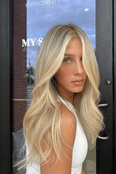 blonde hair colors, hair color trends, hair style inspiration Darker Blonde Highlights, Blonde Hair Neutral Tones, Blonde Hair For Winter Skin Tone, Sun Blonde Hair, Blonde Hair On Pale Skin, Light Blonde Hair Aesthetic, Neutral Bright Blonde, Neutral Golden Blonde Hair, Warm Dimensional Blonde