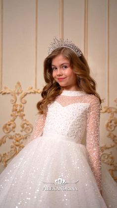 Luxury Princess Style First Communion Dress, Luxury White Tutu Dress For First Communion, Luxury Princess Ball Gown For First Communion, Luxury Lace Princess Dress For First Communion, Luxury Tulle First Communion Dress For Pageant, Luxury Tulle Ball Gown For First Communion, Luxury White First Communion Dress For Pageant, Luxury Elegant Ball Gown For First Communion, Luxury Ruffle Gown For First Communion