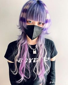 Cool Dyed Hair, Colorful Alternative Fashion, Unique Hair Cuts, Purple And Black Hair, Oc Hair Ideas, Purple Black Hair, Hair Dye Color Ideas, Purple Hair Color Ideas, Harajuku Hair