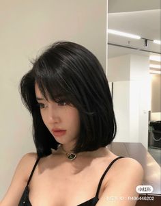 Korean Hair Inspo Short, Korean Haircut Thick Hair, Asian Bobs Haircuts, Haircuts Aesthetic Short, Asians With Short Hair, Short Asian Hair Styles, Kpop Haircut Female Medium, Short Asian Hair With Bangs, Short Straight Hair Aesthetic