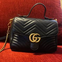 Leather Large Gucci Bag Still In Very Great Condition. Chic Gucci Crossbody Satchel, Chic Gucci Top Handle Satchel, Chic Gucci Shoulder Satchel, Gucci Satchel With Gold-tone Hardware For Evening, Gucci Satchel With Branded Hardware For Evening, Gucci Evening Satchel With Branded Hardware, Gucci Top Handle Evening Satchel, Elegant Gucci Crossbody Satchel, Chic Gucci Satchel For Shopping