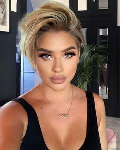 Short Hair Makeup, Choppy Bob Hairstyles For Fine Hair, Short Scene Hair, Pixie Cut With Bangs, Haircut And Color, Pixie Bob, Hair Crush