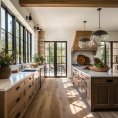 Architecture, interior design, kitchen interior design ideas, big kitchen, cooking Cabin Flooring, Kitchen Cabinet Wall, Kit House, Creek House, Condo Kitchen, Casa Country, Beautiful Kitchen, Kitchen Inspiration Design