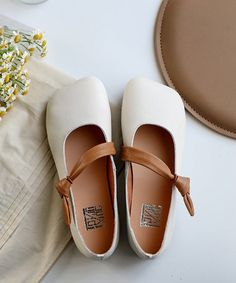 Strap Flats, Shoes Heels Wedges, Barefoot Shoes, Trendy Sneakers, White Flats, Boots For Sale, Shoes Heels Boots, Sock Shoes, Cute Shoes