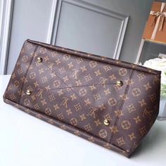 ADC Fashion Lu-Vi bags - 083 A+ Excellent Quality copies; Contact us if you've any questions in your mind. Handcrafted Leather, Vuitton Bag, Lv Bag, Monogram Canvas, Leather Handle, Monaco, Louis Vuitton Monogram, Louis Vuitton Bag, Contact Us