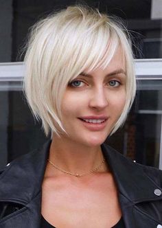 Bobbed Hairstyles With Fringe, Blonde Hair Colour Shades, 2020 Hairstyles, Side Bangs Hairstyles, Fine Straight Hair, Side Fringe, Fringe Hairstyles