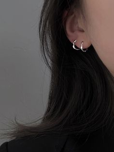 Moon Chain, Cool Ear Piercings, Pretty Ear Piercings, Simple Hoop Earrings, Earrings Aesthetic, Jewelry Bridesmaid, Rhinestone Choker, Star Moon, Engagement Jewelry