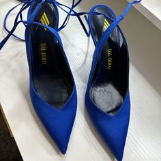 I Used It 2 Times Only Chic Royal Blue Pointed Toe Heels, Royal Blue Pointed Toe Heels For Evening, Blue Heels With Branded Insole For Evening, Blue Block Heel With Branded Insole, Blue Closed Toe Heels With Branded Insole, Blue Evening Heels With Sculpted Heel, Blue Almond Toe Heels With Heel Strap, Chic Royal Blue High Heels, Chic Blue Pointed Toe Heels