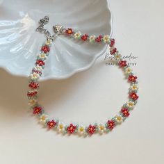 Strawberry Flower, Beaded Necklaces, Beaded Jewelry Diy, Jewelry Diy, Clay Beads, Flower Necklace, Chains Jewelry, Key Chain, Mother’s Day