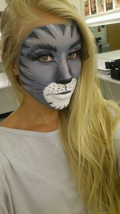 Cool cat face, for some reason it creeps me out with the blonde hair though. Cats Loafing, Cat Face Makeup, Cats Face, Holloween Makeup, Animal Makeup, Theatre Makeup, Theatrical Makeup, Character Makeup, Drama Club