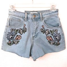 Forever 21 High Rise Shorts Embroidered Flowers Cut Off Cute! Sz 24 ~ Appx Measurements Laying Flat Waist ~ 12" Inseam ~ 2.5" Rise In Front ~ 10.5" New W/ Tag Smoke Free Home High Rise Floral Embroidery Shorts For Spring, High Rise Floral Embroidered Shorts For Spring, Trendy High-waisted Embroidered Bottoms, High Rise Summer Bottoms With Floral Embroidery, High Waist Floral Embroidered Shorts For Spring, Summer Floral Embroidery Medium Wash Bottoms, Casual High Rise Shorts With Floral Embroidery, Spring High Rise Shorts With Floral Embroidery, Spring Denim Blue Shorts With Floral Embroidery