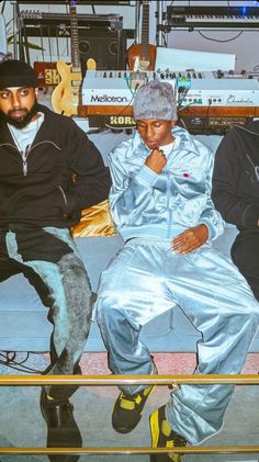 Track Outfits, Drippy Fits, Hip Hop Classics, Outfits 2000s, Sweat Suit, Streetwear Fits, Autumn Fits, Street Fashion Men Streetwear, Guy Pictures