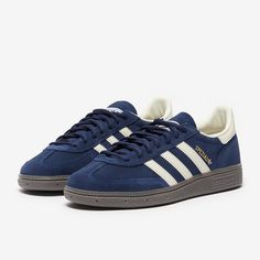 Shoes That Go With Everything Men, Shoes That Go With Everything, Spezials Adidas, Adidas Spezial Outfit, Adidas Shoes Men, Handball Shoes, Shoes To Buy, Spezial Adidas