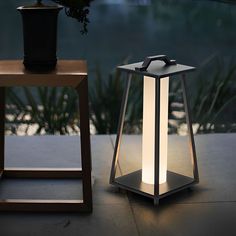 Portable Waterproof LED Removable Black Modern Outdoor Floor Lamp - Dazuma Small Theatre Room Ideas, Sustainable Living Room, Bbq Shed, Transparent Texture, Outdoor Floor Lamp, Farmhouse Ceiling Fan, Warm Lighting, Retro Lamp, Garden Light