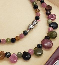 Pink Tourmaline Necklace, Tourmaline Necklace, Green And Pink, Tourmaline Gemstone, Stunning Necklace, Precious Jewelry, Green Bead, Pink Tourmaline, Prom Dress