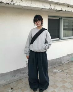 Japanese Street Style Minimalist, Japan Women Fashion, Uniqlo Fits, Salomon Outfit, Oversize Outfits, Uniqlo Women Outfit, Korean Outfit Street Styles, Uniqlo Women, Current Styles