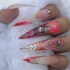 Fierce Nails, Stylish Nail Art, Stiletto Nail Art, Art Designs Ideas, Swarovski Nails, Nail Art Ombre, Exotic Nails, Sparkle Nails, Nail Designs Glitter