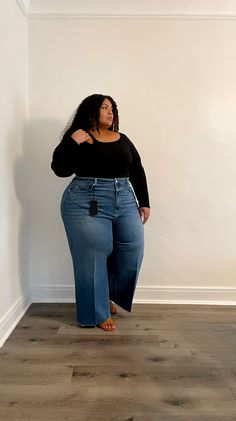 Thick Goth Plus Size, Plus Size Fashion Inspo, Plus Size Jeans Outfit Casual, Classy Goth Aesthetic, Chubby Fashion Outfits, Plus Size Night Out Outfit, Summer Plus Size Outfits, Trendy Plus Size Outfits, Autumn Fashion Curvy